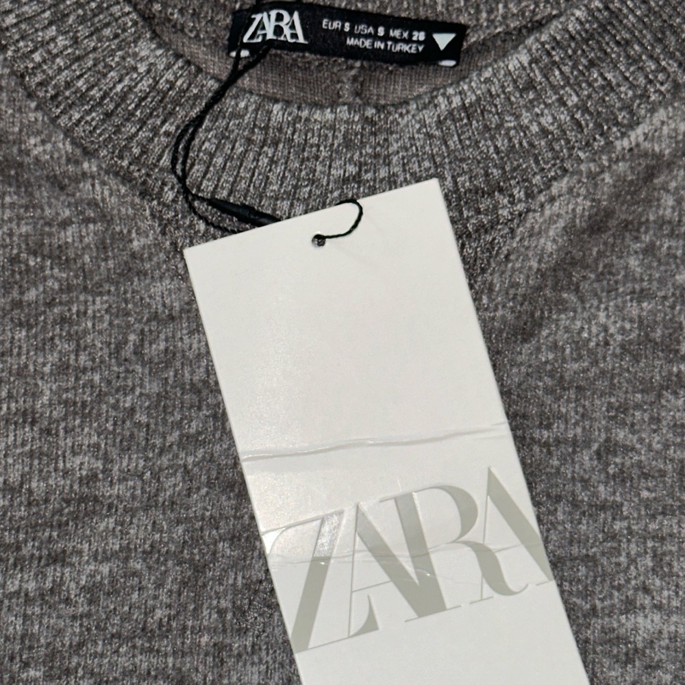 Zara Men's Crewneck Sweater in Heather Gray